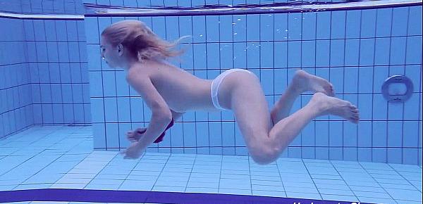  Proklova takes off bikini and swims under water